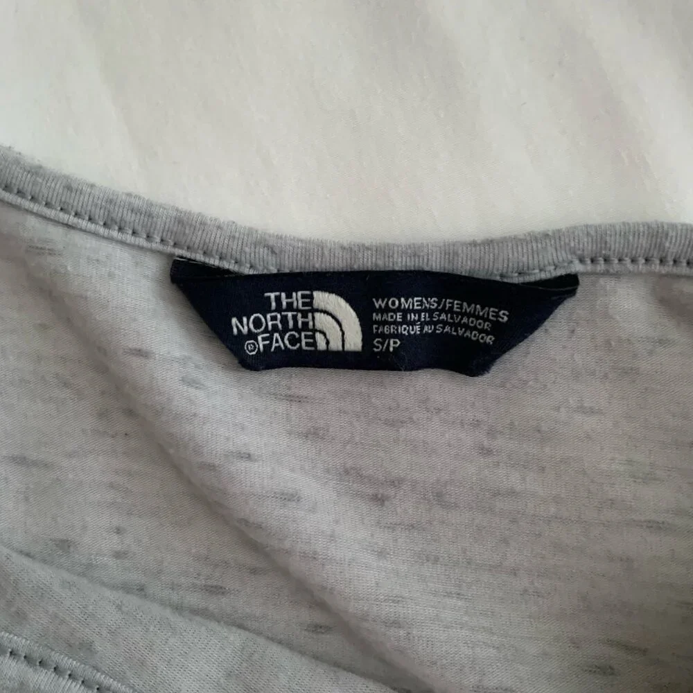 North Face Gray Women’s Size Small Scoop Neck Short Sleeve Tshirt - Picture 6 of 10